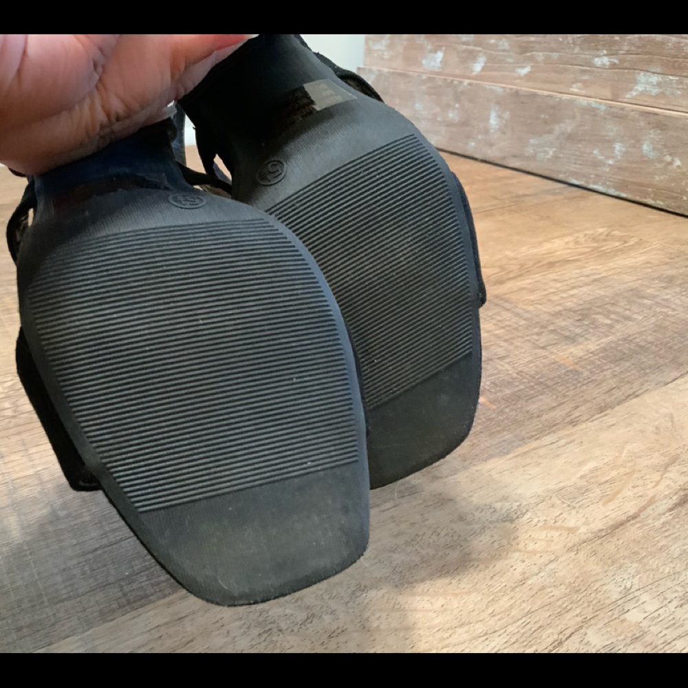 Heels - Picture 5 of 5